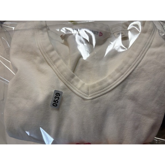 Women's VTG Victoria Secret T Shirt Presents SZ L - Picture 6 of 6